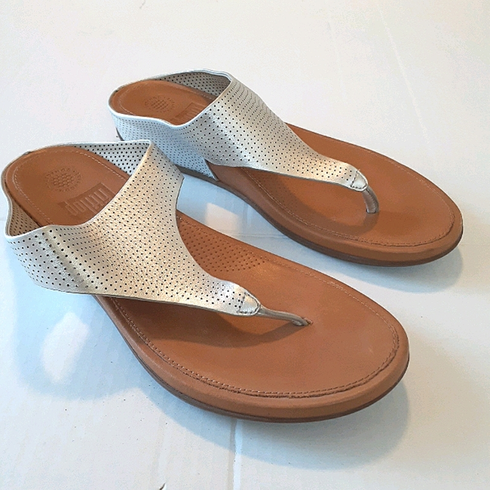 FITFLOP COMFORT  WOMENS SZ 9 SILVER SANDALS